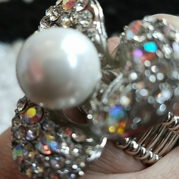 AB Rhinestone n Pearl ring - Picture 3 of 4